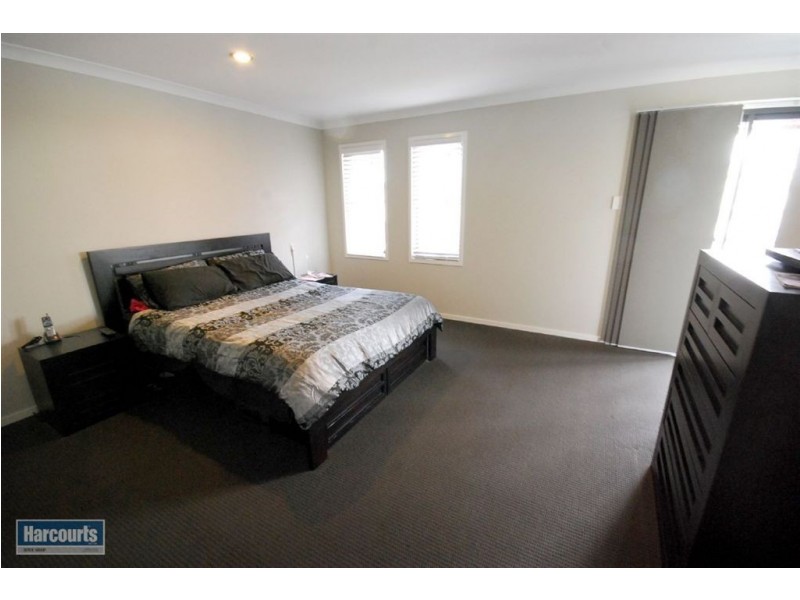 7 Seeana Cr, Bridgeman Downs QLD 4035