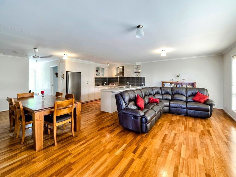 8 Sharon Court, Albany Creek QLD 4035