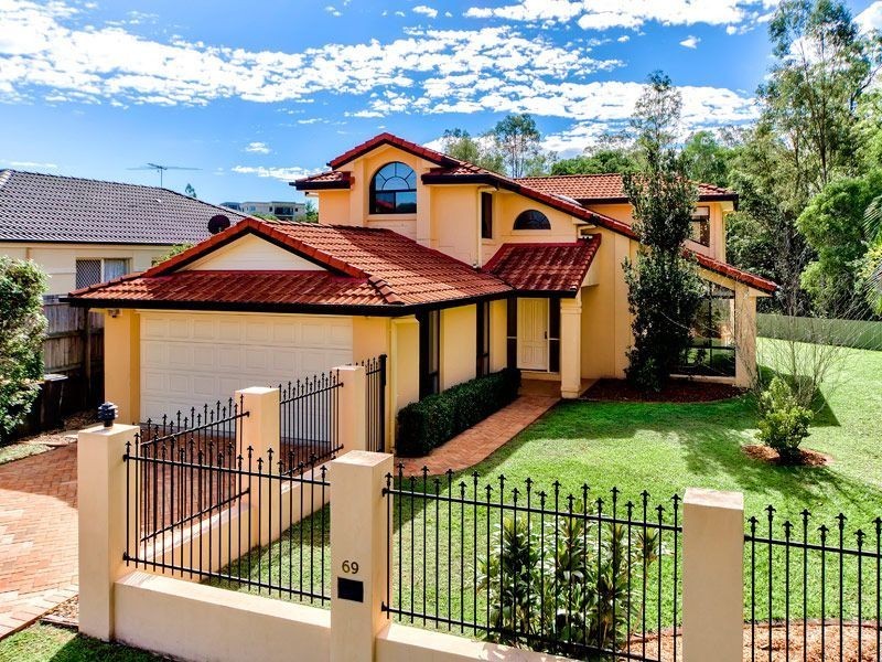 69 Van Dyke Crescent, Mcdowall QLD 4053