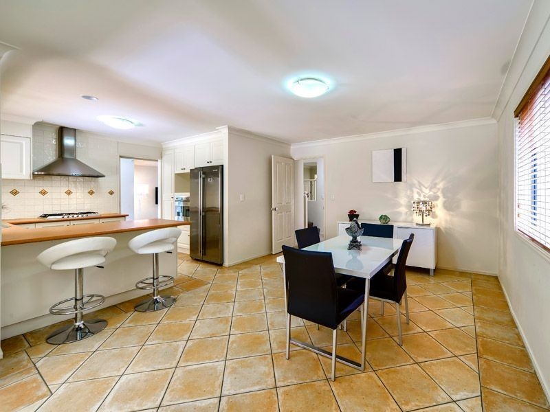 69 Van Dyke Crescent, Mcdowall QLD 4053