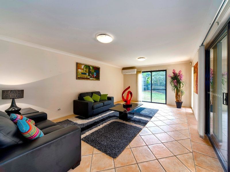 69 Van Dyke Crescent, Mcdowall QLD 4053