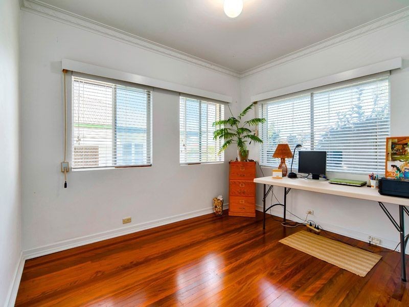 15 Sunny Av, Wavell Heights QLD 4012