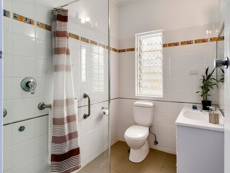 15 Sunny Av, Wavell Heights QLD 4012