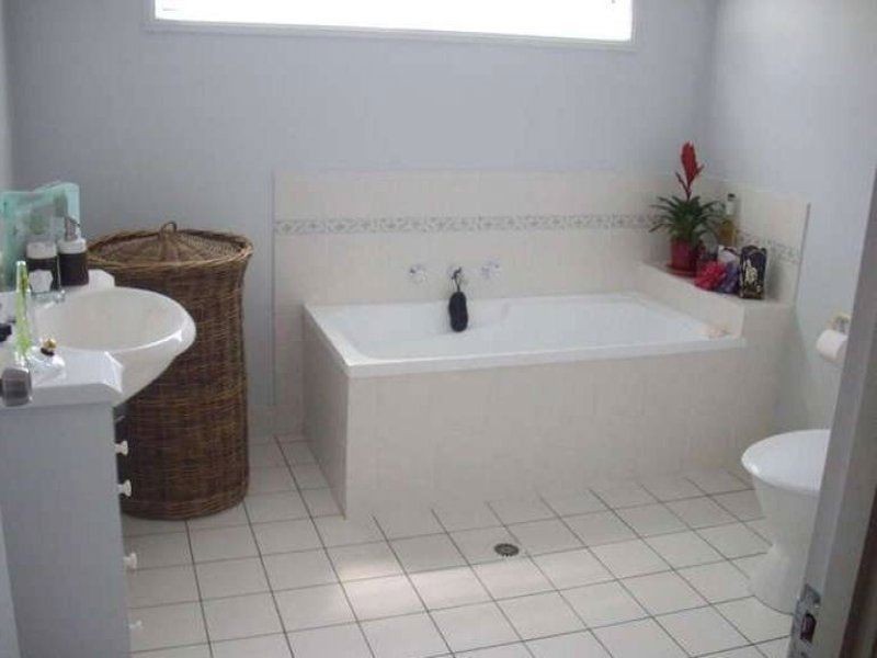 51 Rose Cres, Fitzgibbon QLD 4018