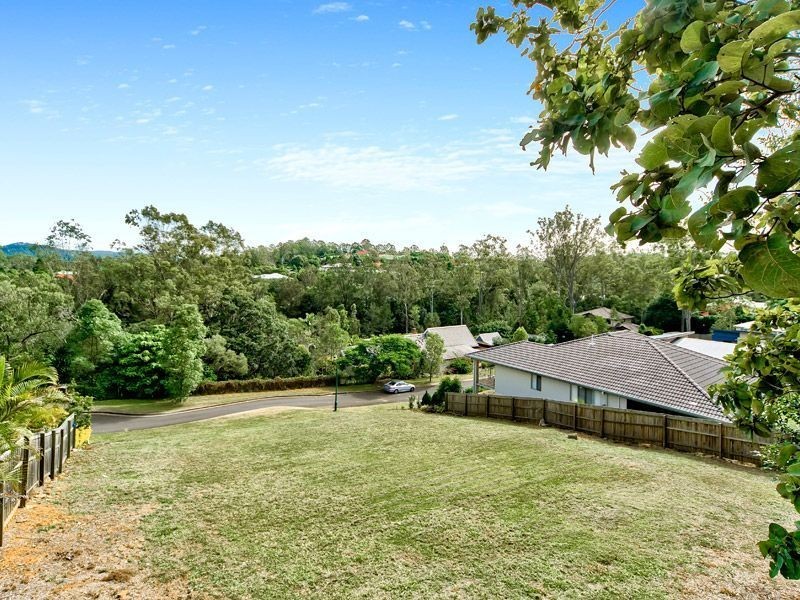 81 Bozzato Pl, Kenmore QLD 4069
