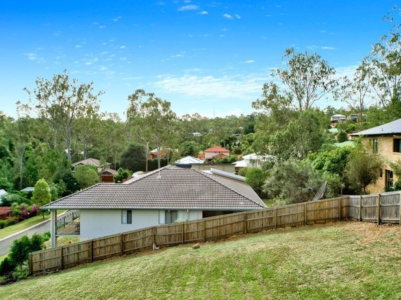 81 Bozzato Pl, Kenmore QLD 4069