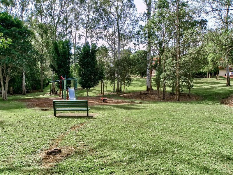 81 Bozzato Pl, Kenmore QLD 4069