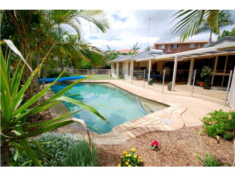 8 Selleck Close, Mcdowall QLD 4053