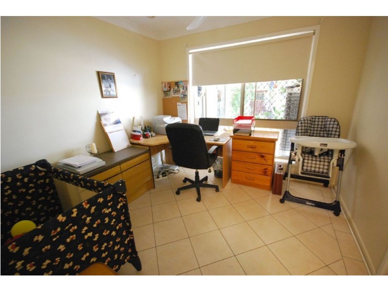 8 Selleck Close, Mcdowall QLD 4053