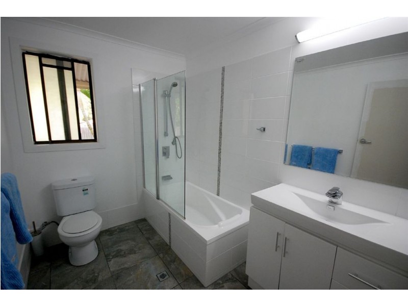 32 Ashley Road, Chermside West QLD 4032