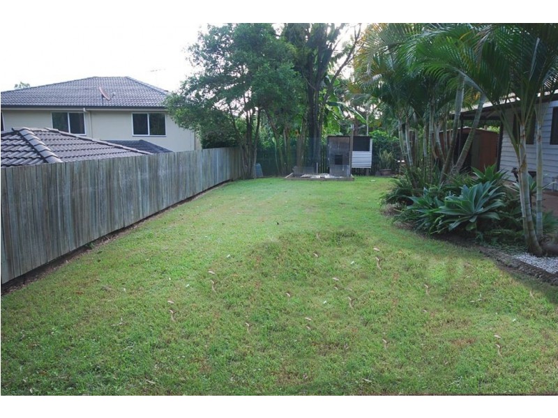 32 Ashley Road, Chermside West QLD 4032