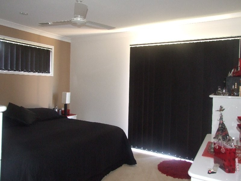 Sandstone Point QLD 4511