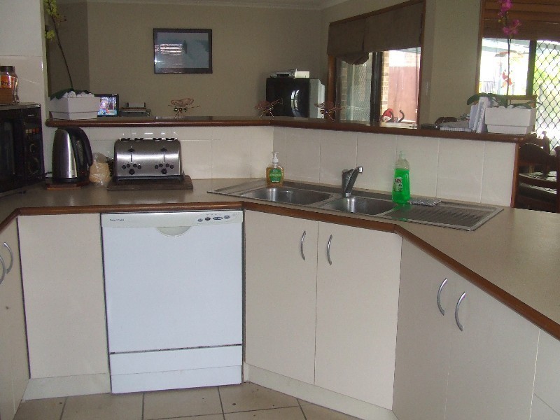 Sandstone Point QLD 4511