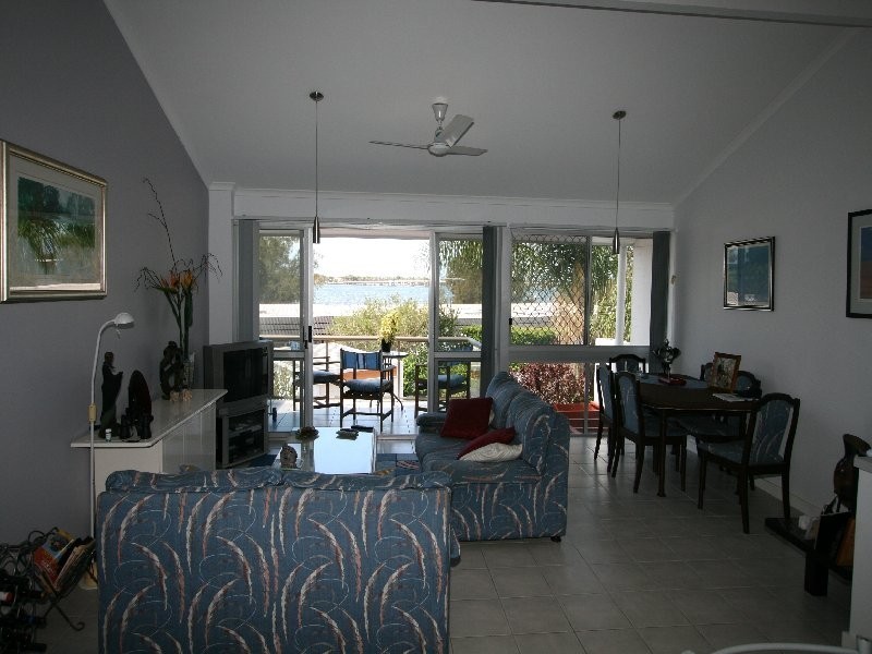 Sandstone Point QLD 4511