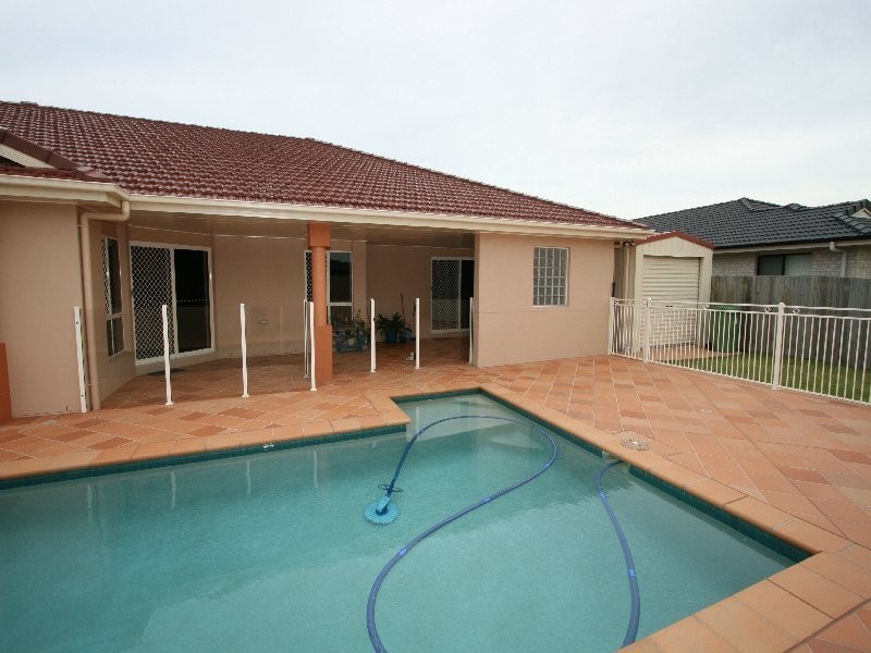 Sandstone Point QLD 4511