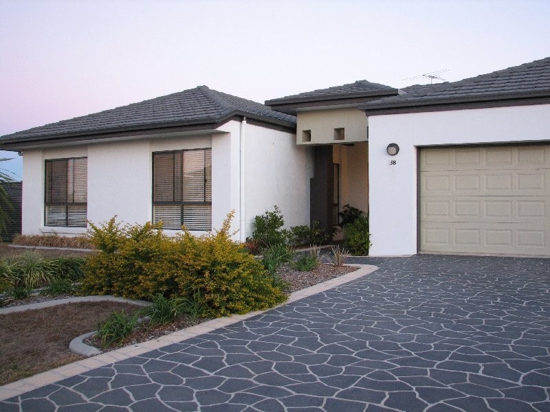 38 Marina Blvd, Banksia Beach QLD 4507