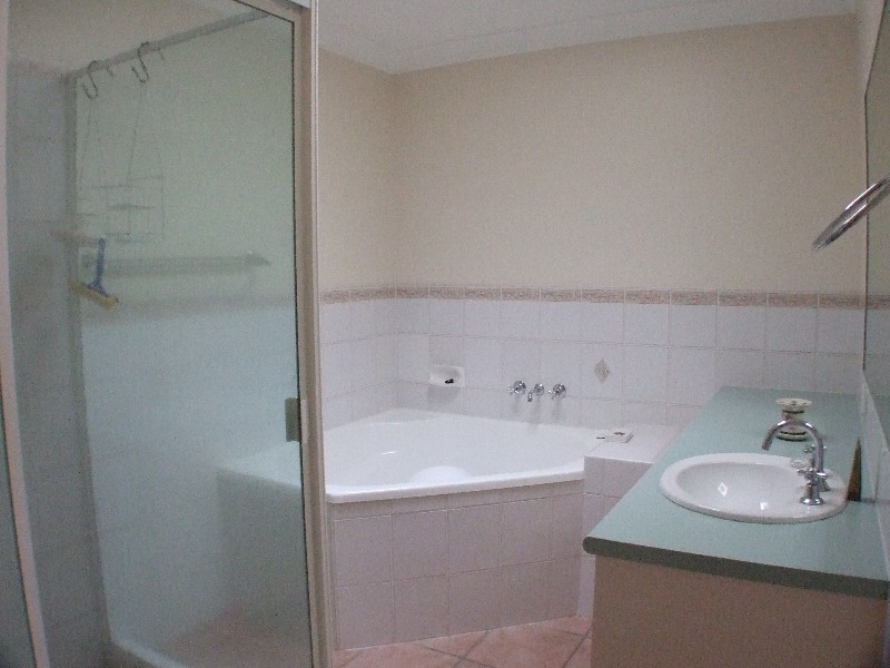 2/80 Coolgarra Ave, Bongaree QLD 4507