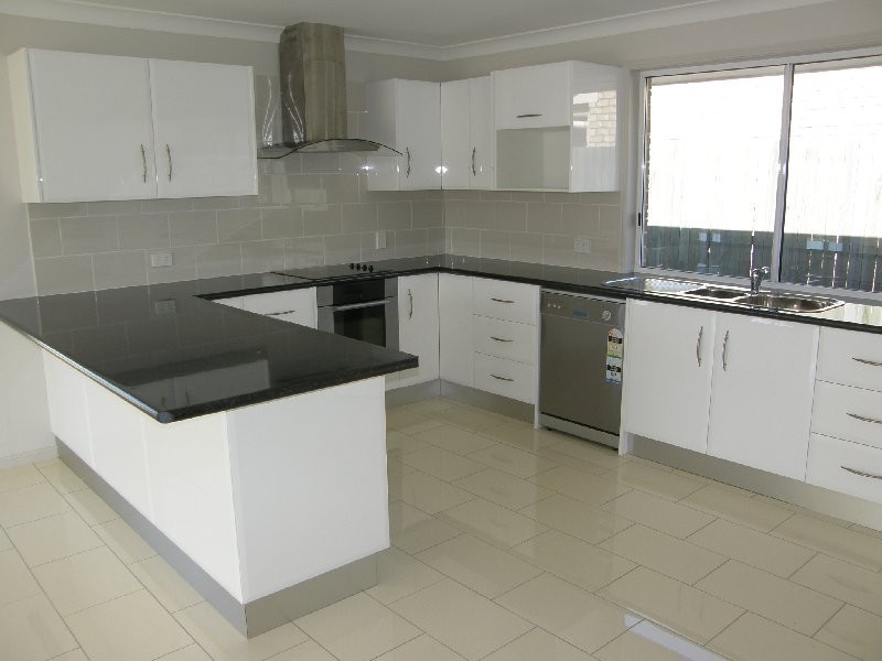 Sandstone Point QLD 4511