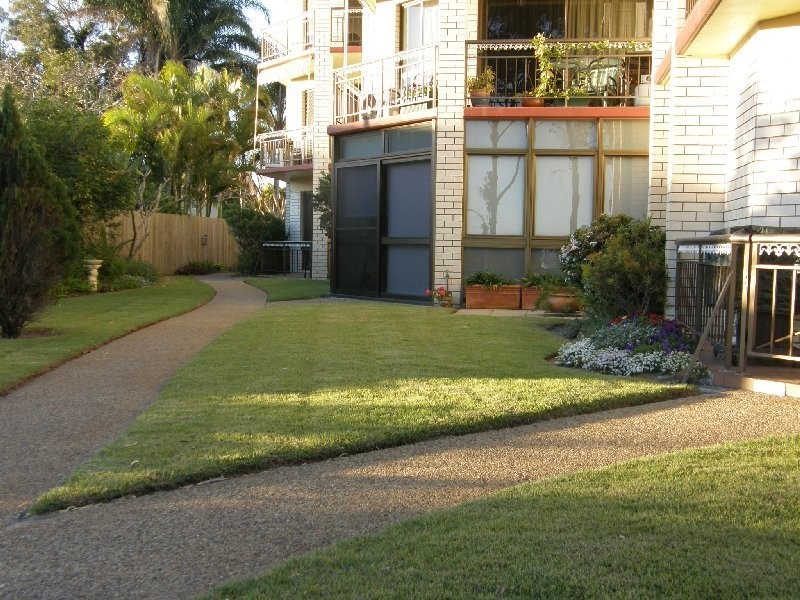 2/197 Welsby Parade, Bongaree QLD 4507