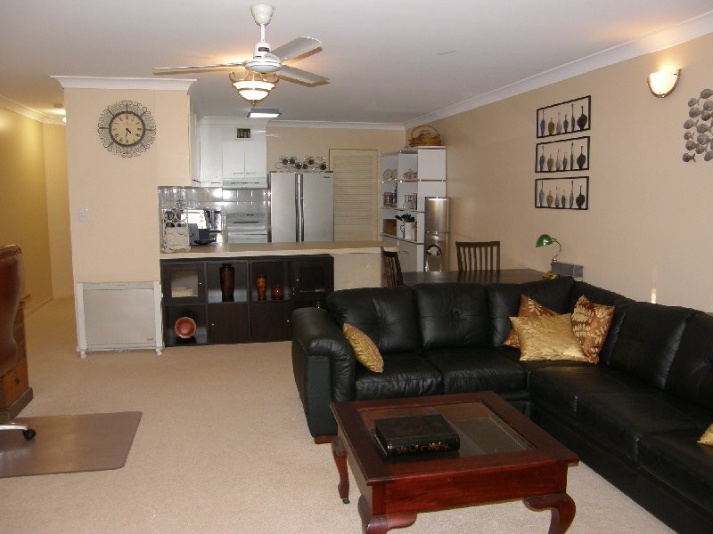 2/197 Welsby Parade, Bongaree QLD 4507