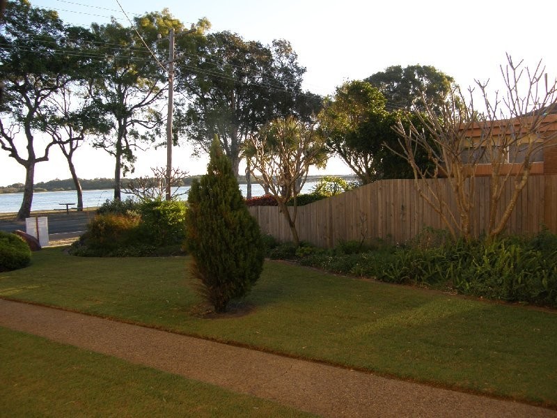 2/197 Welsby Parade, Bongaree QLD 4507