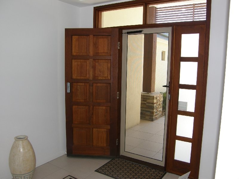 7 Vanillalily Cl, Banksia Beach QLD 4507