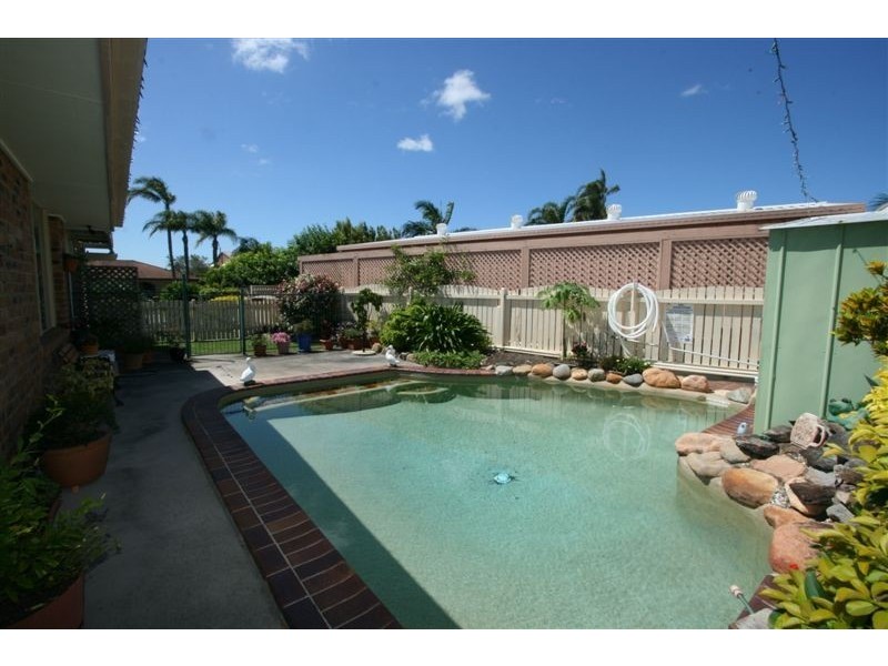 Sandstone Point QLD 4511