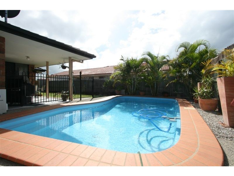 Sandstone Point QLD 4511