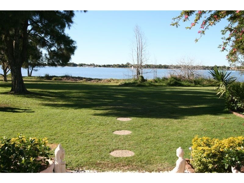 Sandstone Point QLD 4511