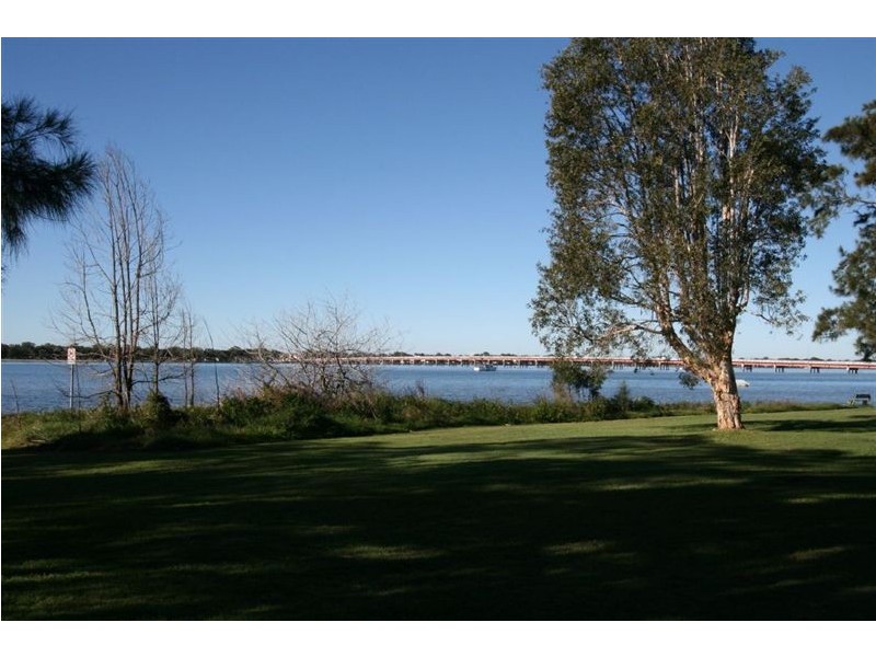 Sandstone Point QLD 4511