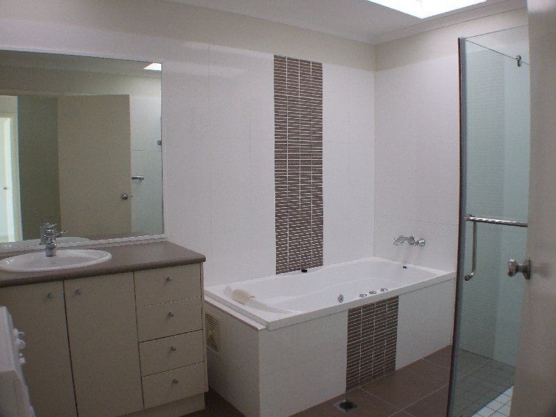 14B/10 Spinnaker Drive, Sandstone Point QLD 4511