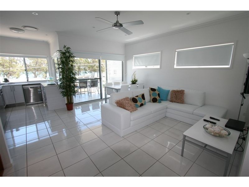 7/15-17 Sylvan Beach Esp, Bellara QLD 4507