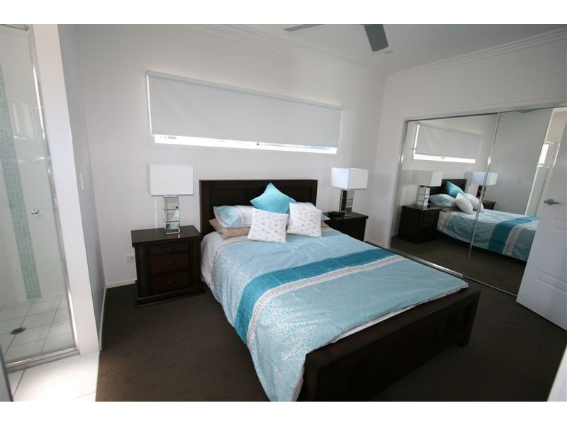7/15-17 Sylvan Beach Esp, Bellara QLD 4507