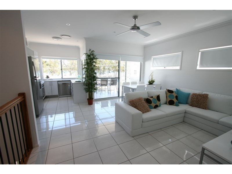 7/15-17 Sylvan Beach Esp, Bellara QLD 4507