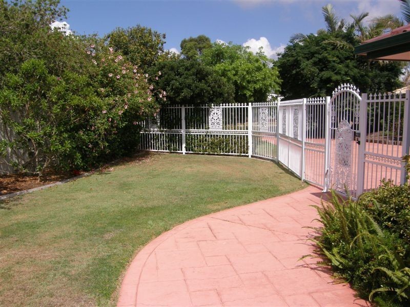 40 Hoya Crescent, Bongaree QLD 4507