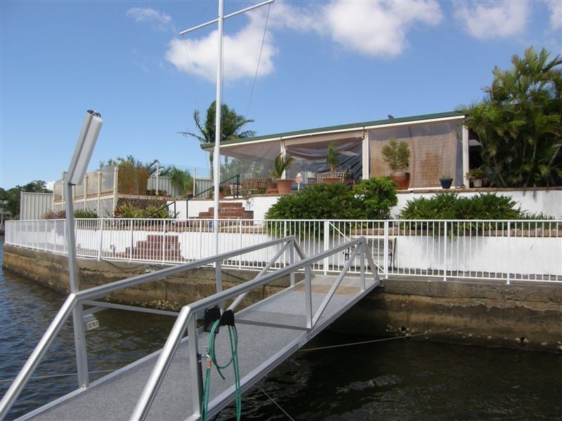 40 Hoya Crescent, Bongaree QLD 4507