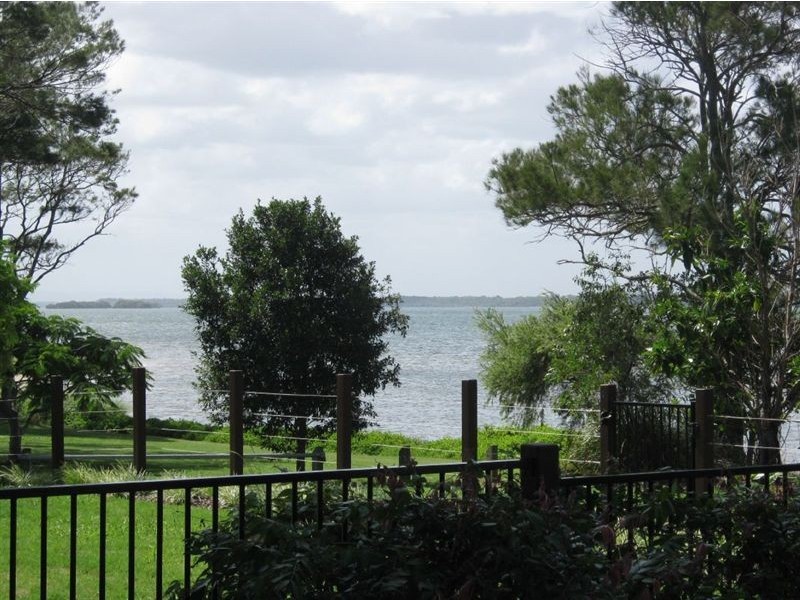 2/15 Spinnaker Drive, Sandstone Point QLD 4511