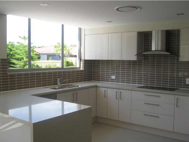 Sandstone Point QLD 4511