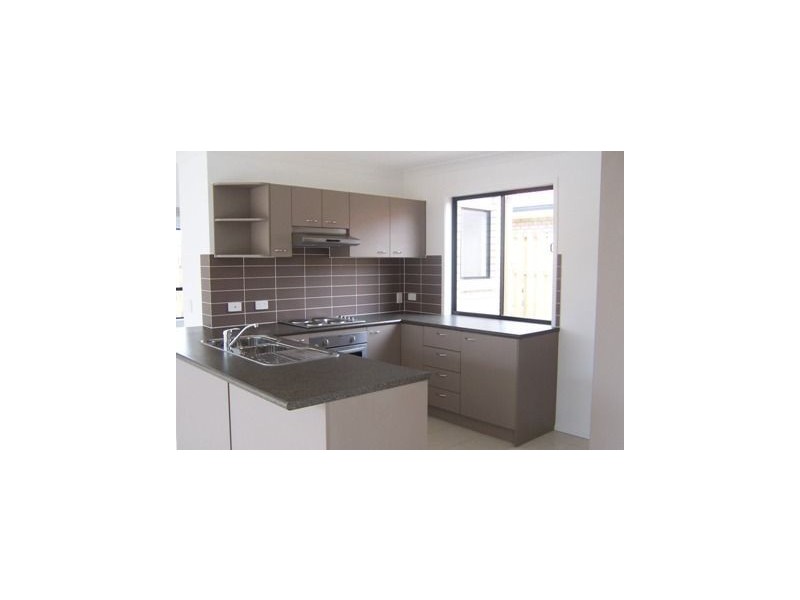 Sandstone Point QLD 4511