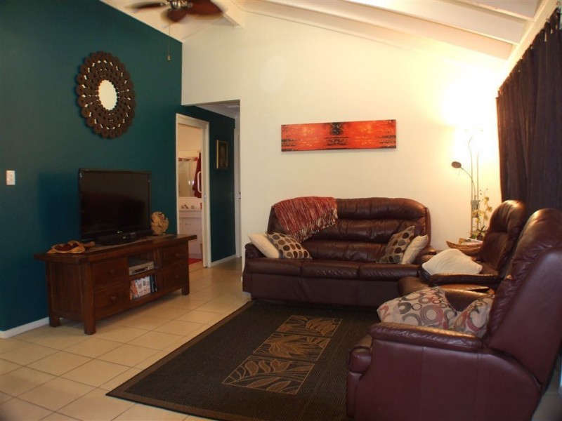 26 Dianthus Avenue, Banksia Beach QLD 4507