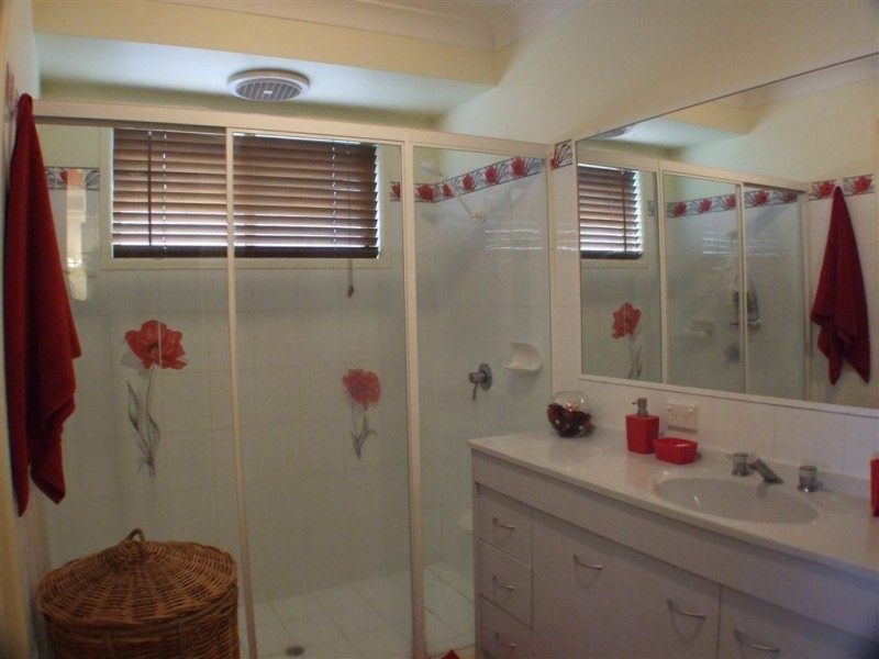 26 Dianthus Avenue, Banksia Beach QLD 4507