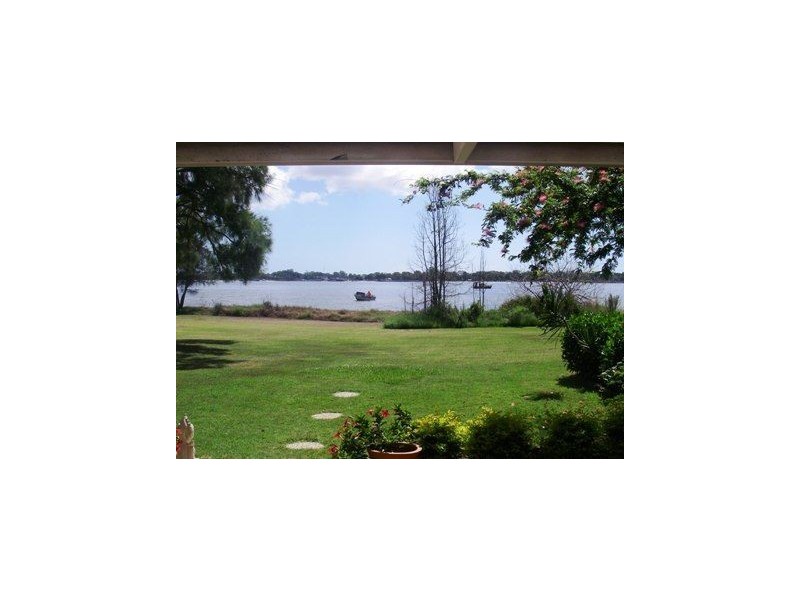 Sandstone Point QLD 4511