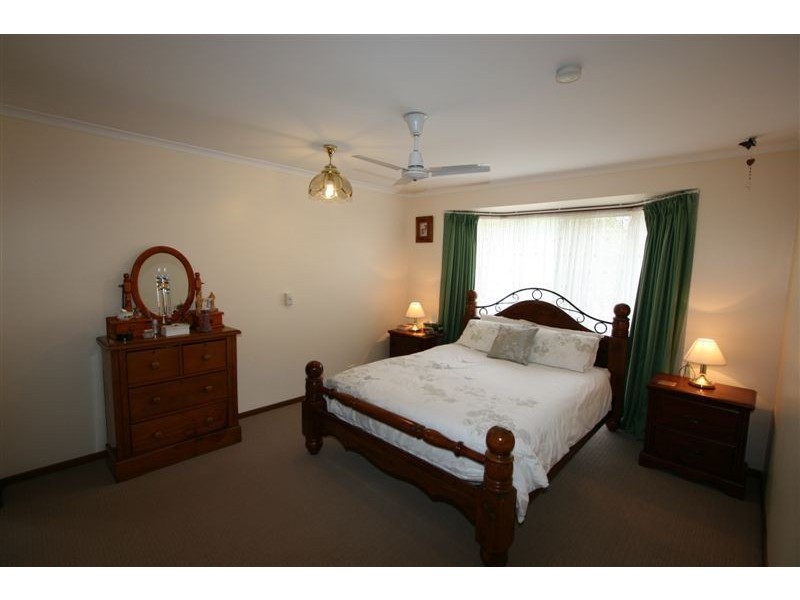 2 Dylan Court, Sandstone Point QLD 4511