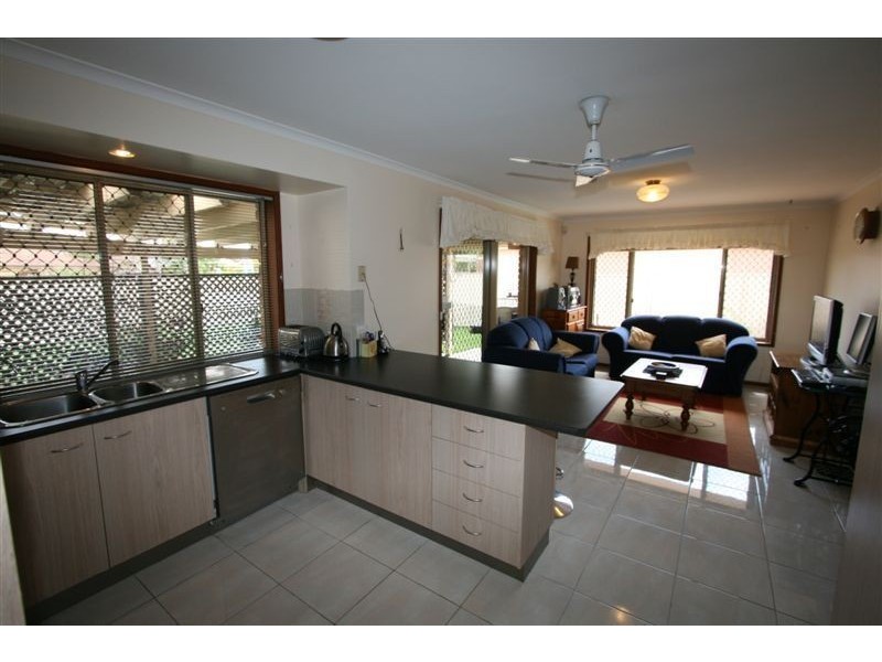 2 Dylan Court, Sandstone Point QLD 4511