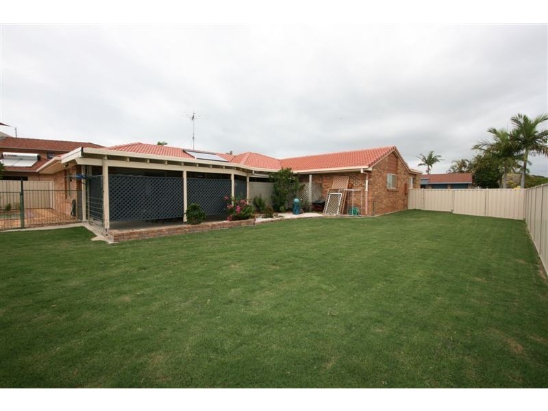 2 Dylan Court, Sandstone Point QLD 4511