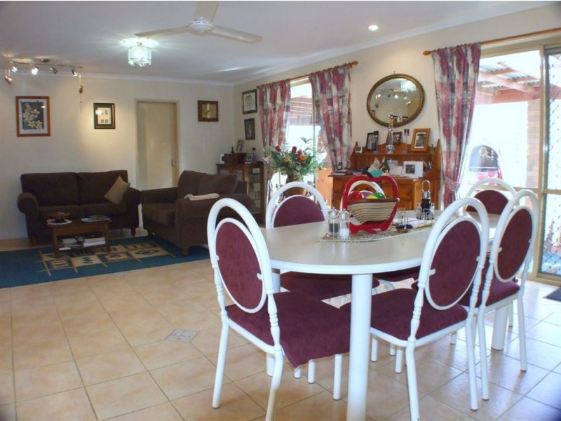 22 Lachlan Crescent, Sandstone Point QLD 4511