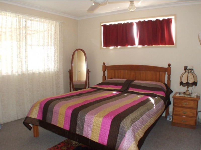 22 Lachlan Crescent, Sandstone Point QLD 4511