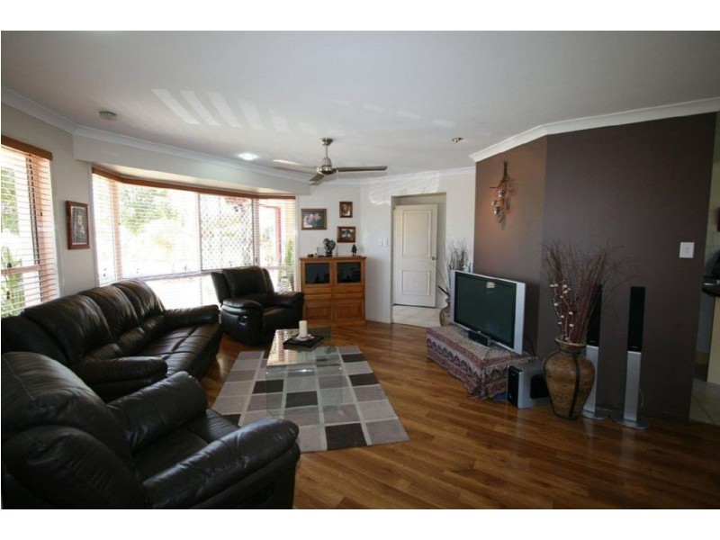 40 Perch Cct, Sandstone Point QLD 4511