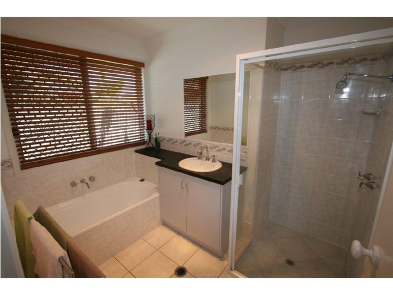 40 Perch Cct, Sandstone Point QLD 4511