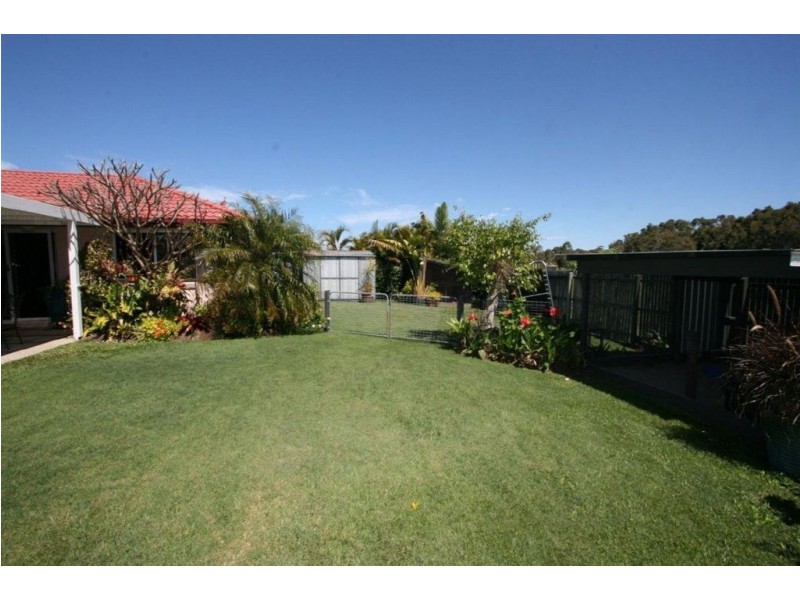 40 Perch Cct, Sandstone Point QLD 4511